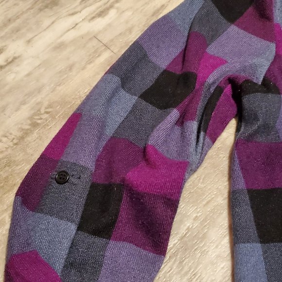 Button up shirt - Picture 2 of 9